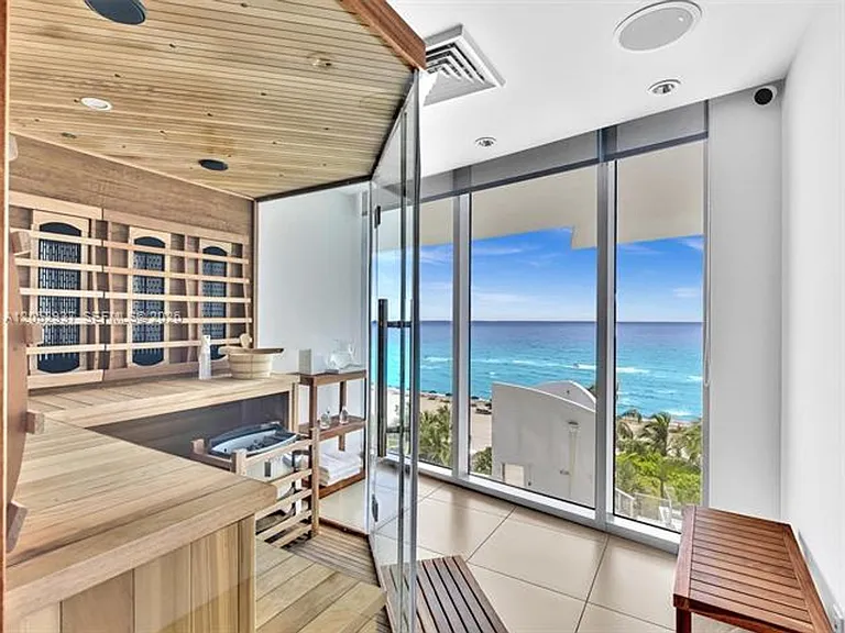 17001 Collins Ave #CU-2106 — Photo 39