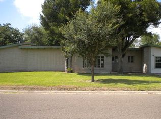 911 Hackberry Dr, Weslaco, TX 78596