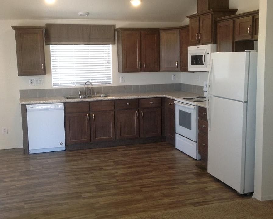 Roomy kitchen