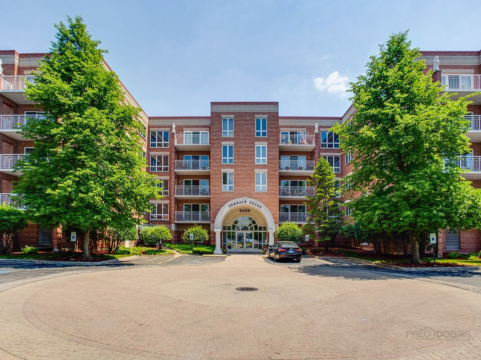 1st image of 4655 N Cumberland Ave APT 215