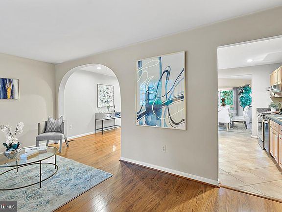 5th image of 13521 Wisteria Dr