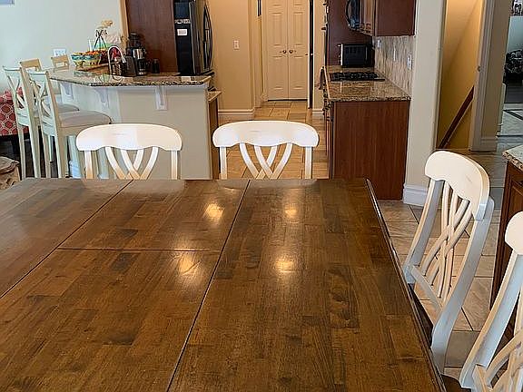 Kitchen breakfast nook