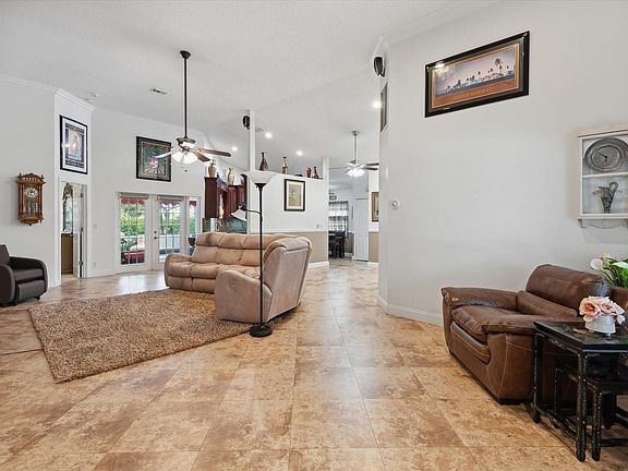 3rd image of 5364 Pine Circle