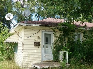 702 N Washington Blvd, West Frankfort, IL 62896