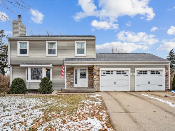 400 Larick Ct, Marion, IA 52302