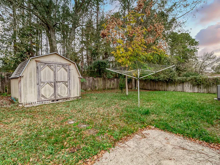 4172 Davie Ct — Photo 32