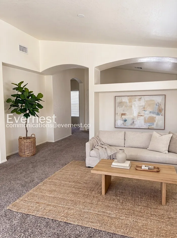 3 bed, 2.0 bath, 1760 sqft, $1,795 — Photo 3