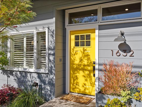 2nd image of 1632 Notre Dame Ave