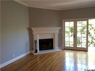 2nd image of 4401 Moorpark Way APT 302