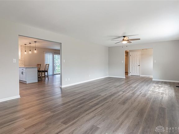 4th image of 707 Kings Row Ave