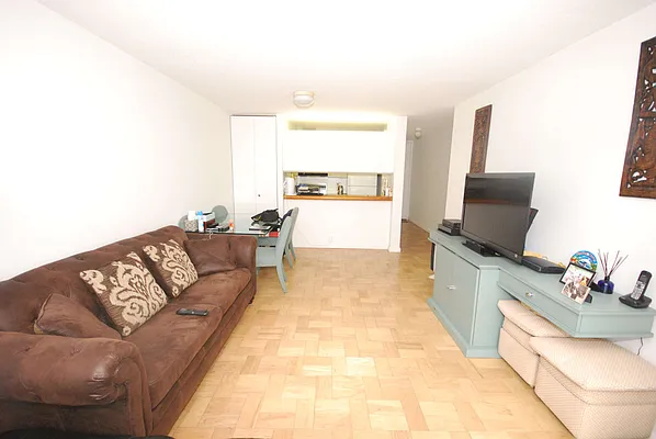 Rented by Luxury Habitat | media 15