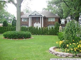 1532 Forest Hill Rd, Staten Island, NY 10314