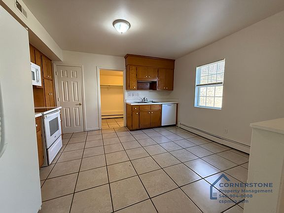 3rd image of 4335 Yellow Mountain Rd APT 2