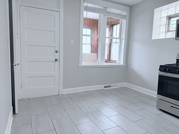 2nd image of 3712-14 W Belmont Ave #1R