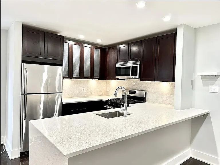 626 Independence Ave SE #205 — Photo 5