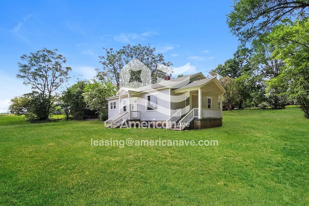 9793_002_front_view_13735175.jpg - 511 Shiloh Rd