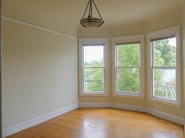 1st image of 532 Cole St #6