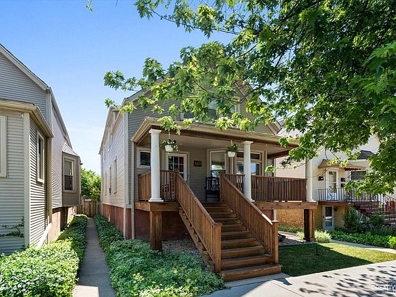 2nd image of 3737 N Sacramento Ave