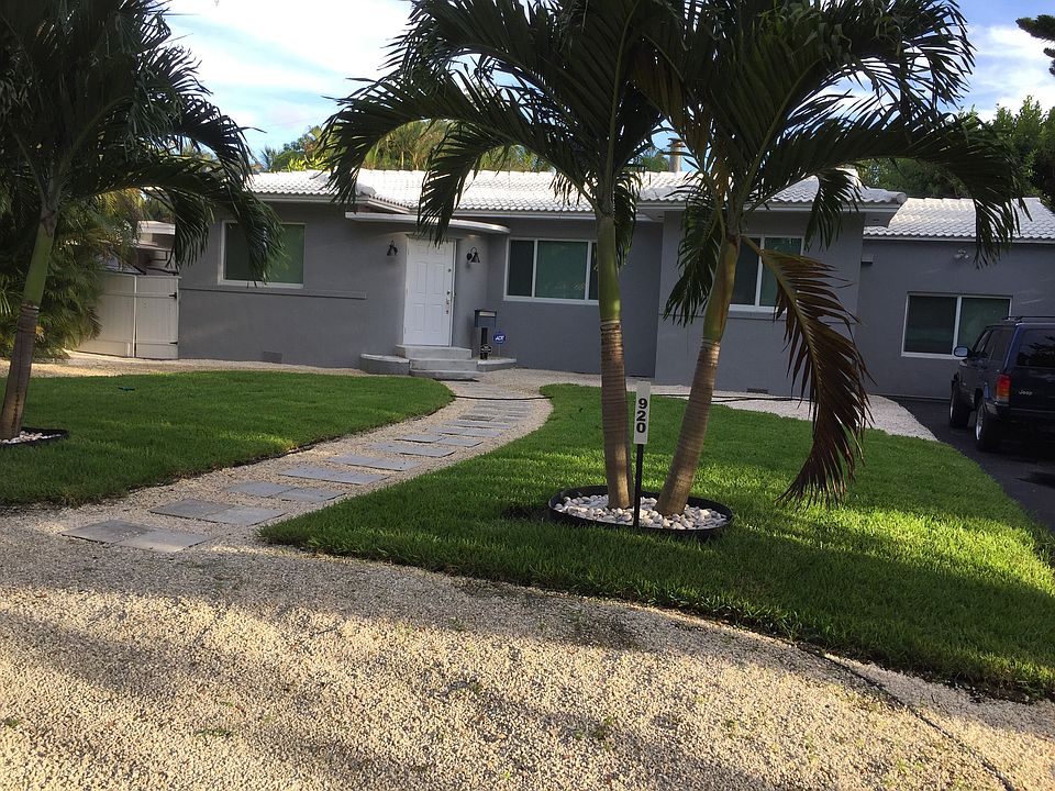 1st image of 920 NE 118th St