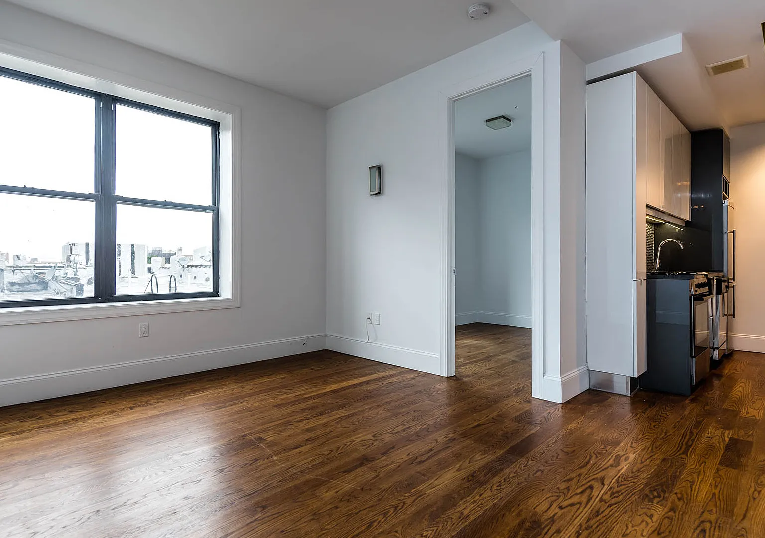 1635 Putnam Avenue — Photo 2
