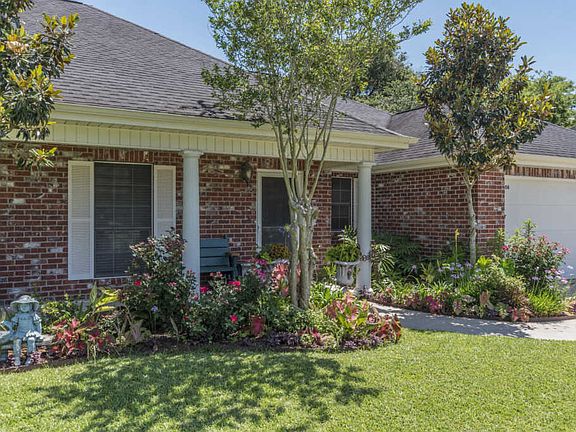 3rd image of 206 Silver Creek Cir