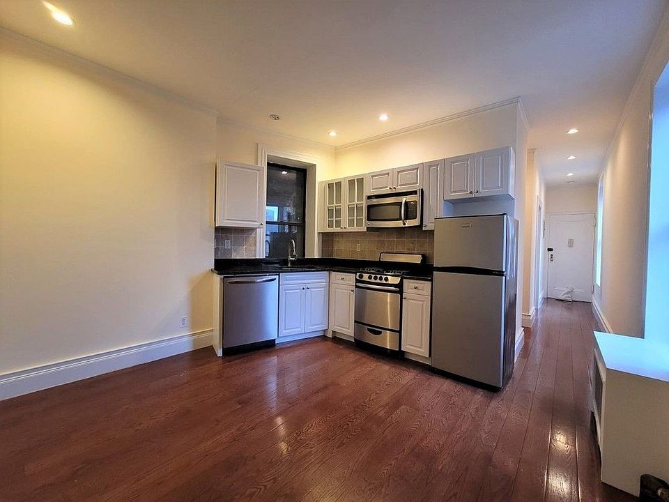 1st image of 131 Thompson St APT 5B