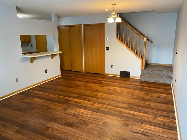 1925 Southcross Dr #1302, Burnsville, MN 55306