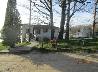 500 S Holland Lake Dr, Sheridan, MI 48884
