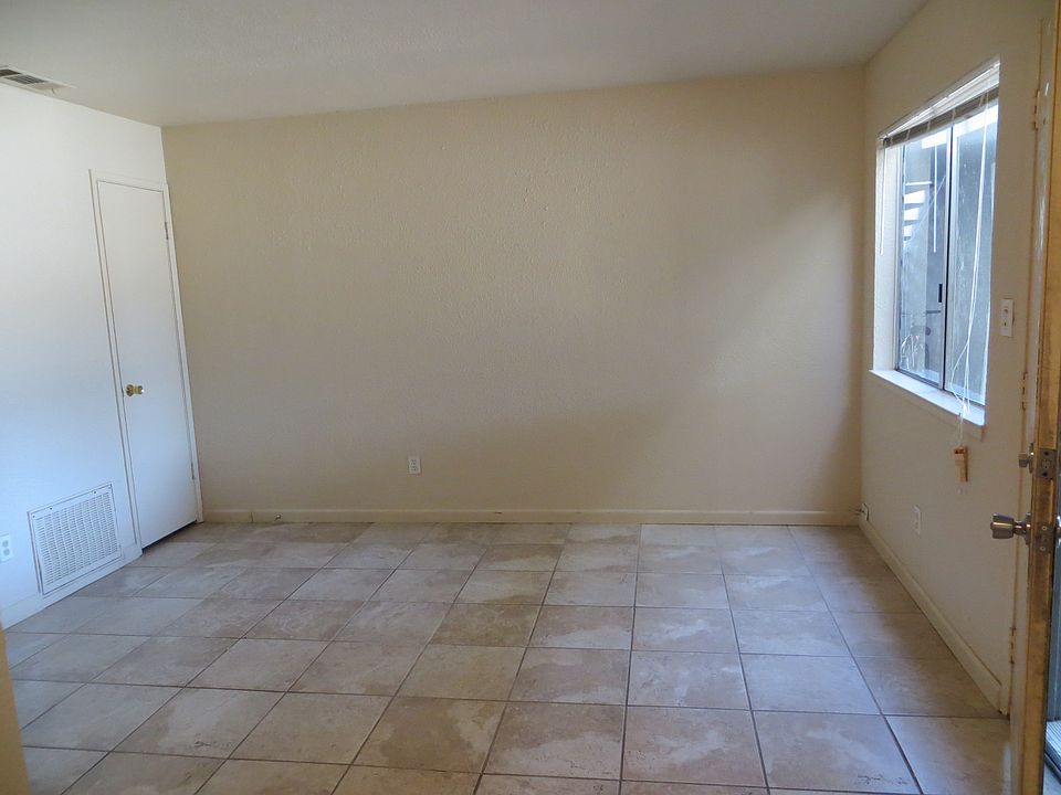 1st image of 430 Birdwell St
