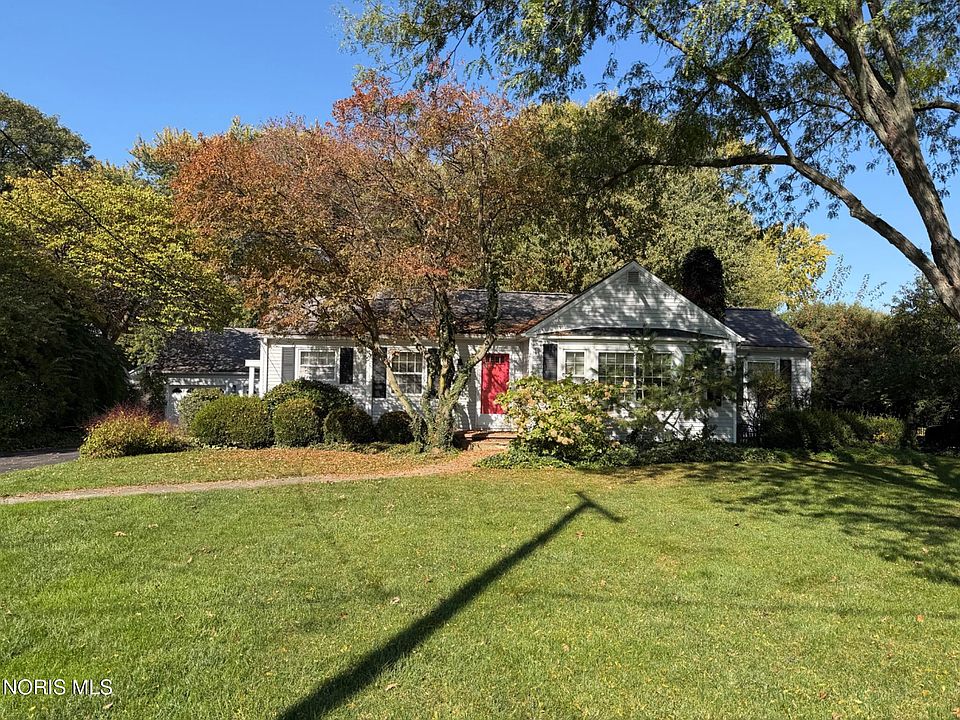 2nd image of 557 Clover Ln