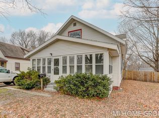 127 Freedom St SE, Wyoming, MI 49548