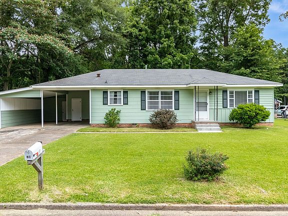 3rd image of 79 Clayton Dr