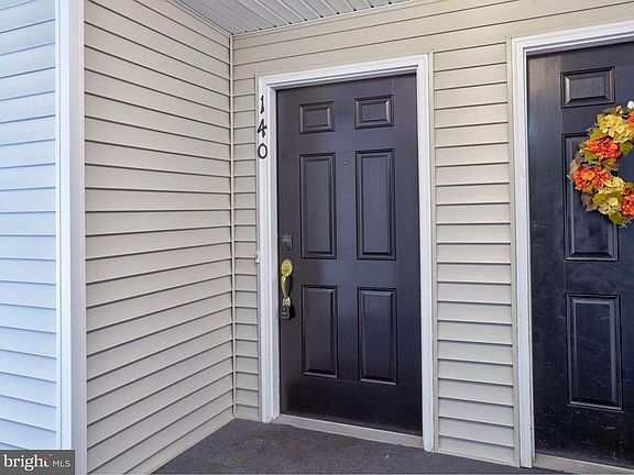 2nd image of 140 Lionheart Ln