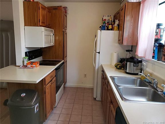 5th image of 17 McClintock St #3