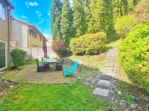 3rd image of 5590 Highland Dr