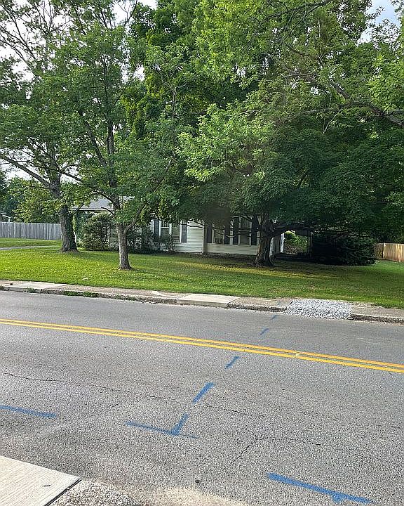 2nd image of 534 Glen Lily Rd
