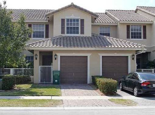 1st image of 3355 Lakeside Dr #31