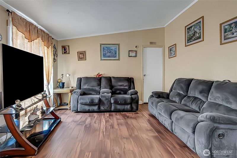 4th image of 7502 189th Avenue Ct E #9