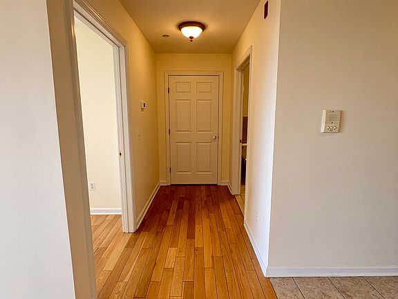 2nd image of 478 Essex St APT L