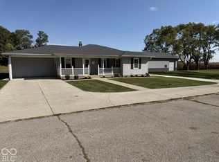 306 2nd St, New Market, IN 47965