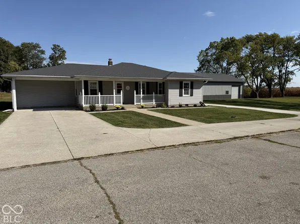 306 2nd St, New Market, IN 47965