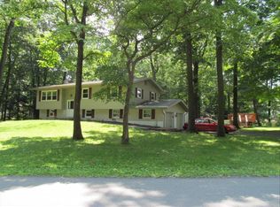 195 Beechwood Ln, Bath, PA 18014