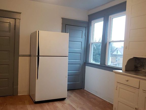 4th image of 1220-22 W 11th St