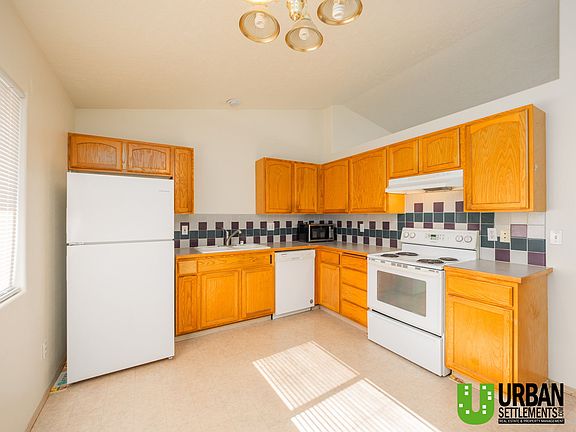 4th image of 15315 E Mission Ave #15315
