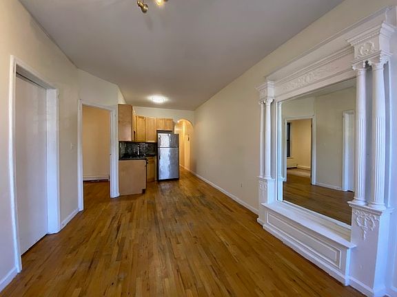 3rd image of 980 Bergen St #3F