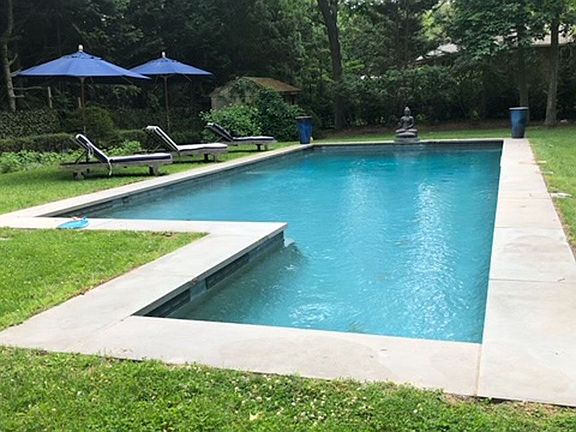 2nd image of 21 Windward Ln