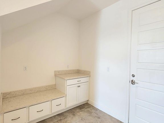 5th image of 13647 Larkton Ln