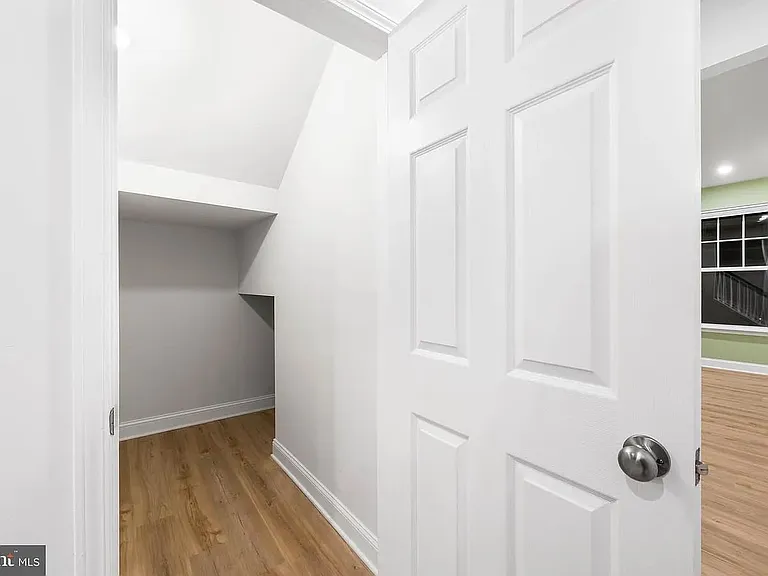 492 Mitchell Ave — Photo 7