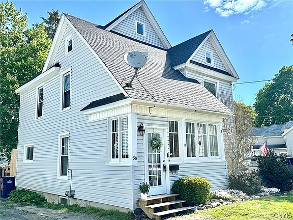 3rd image of 36 Charles St