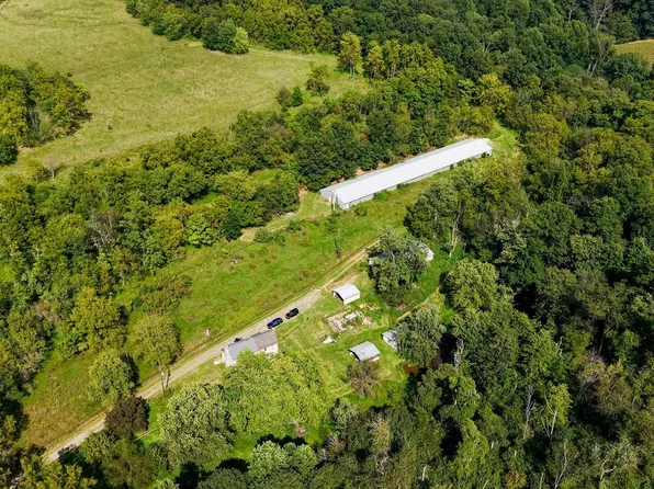 7046 Blue Hill Rd, Glenville, PA 17329